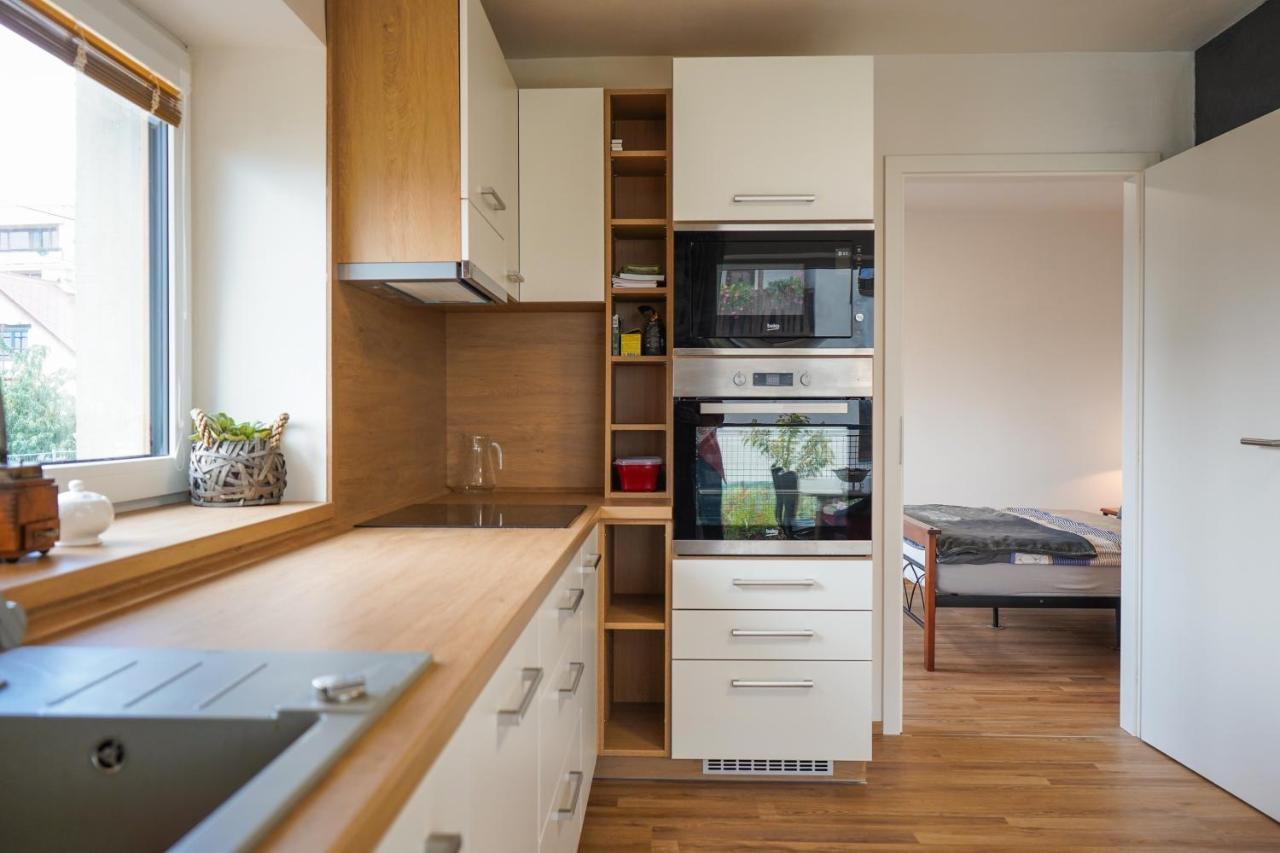 Vila Vekose - Apartman S Terasou A Zahradou Hradec Králové Eksteriør bilde