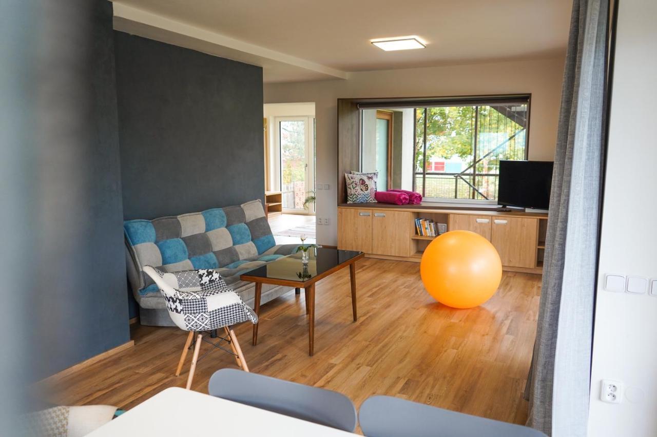 Vila Vekose - Apartman S Terasou A Zahradou Hradec Králové Eksteriør bilde