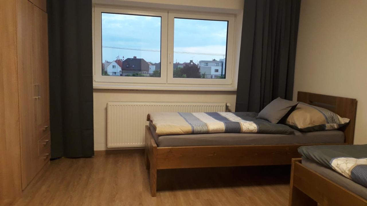 Vila Vekose - Apartman S Terasou A Zahradou Hradec Králové Eksteriør bilde